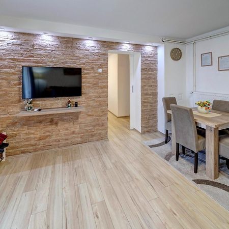 Apartman Nena Pirot Eksteriør billede