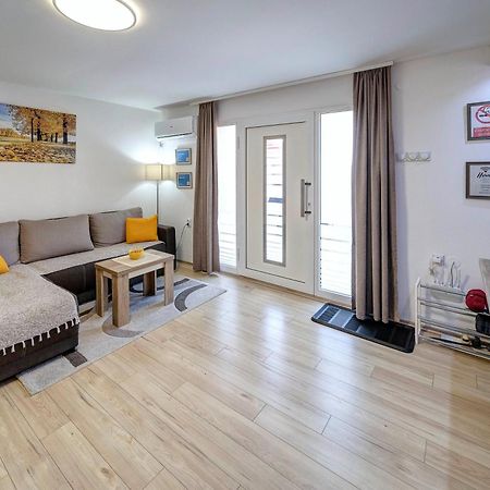 Apartman Nena Pirot Eksteriør billede