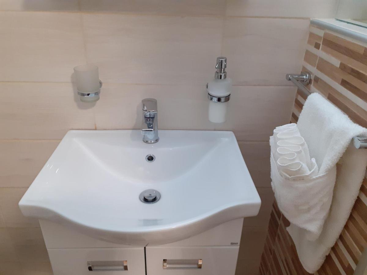 Apartman Nena Pirot Eksteriør billede