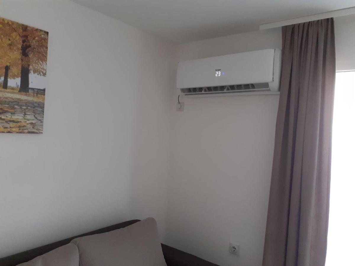 Apartman Nena Pirot Eksteriør billede