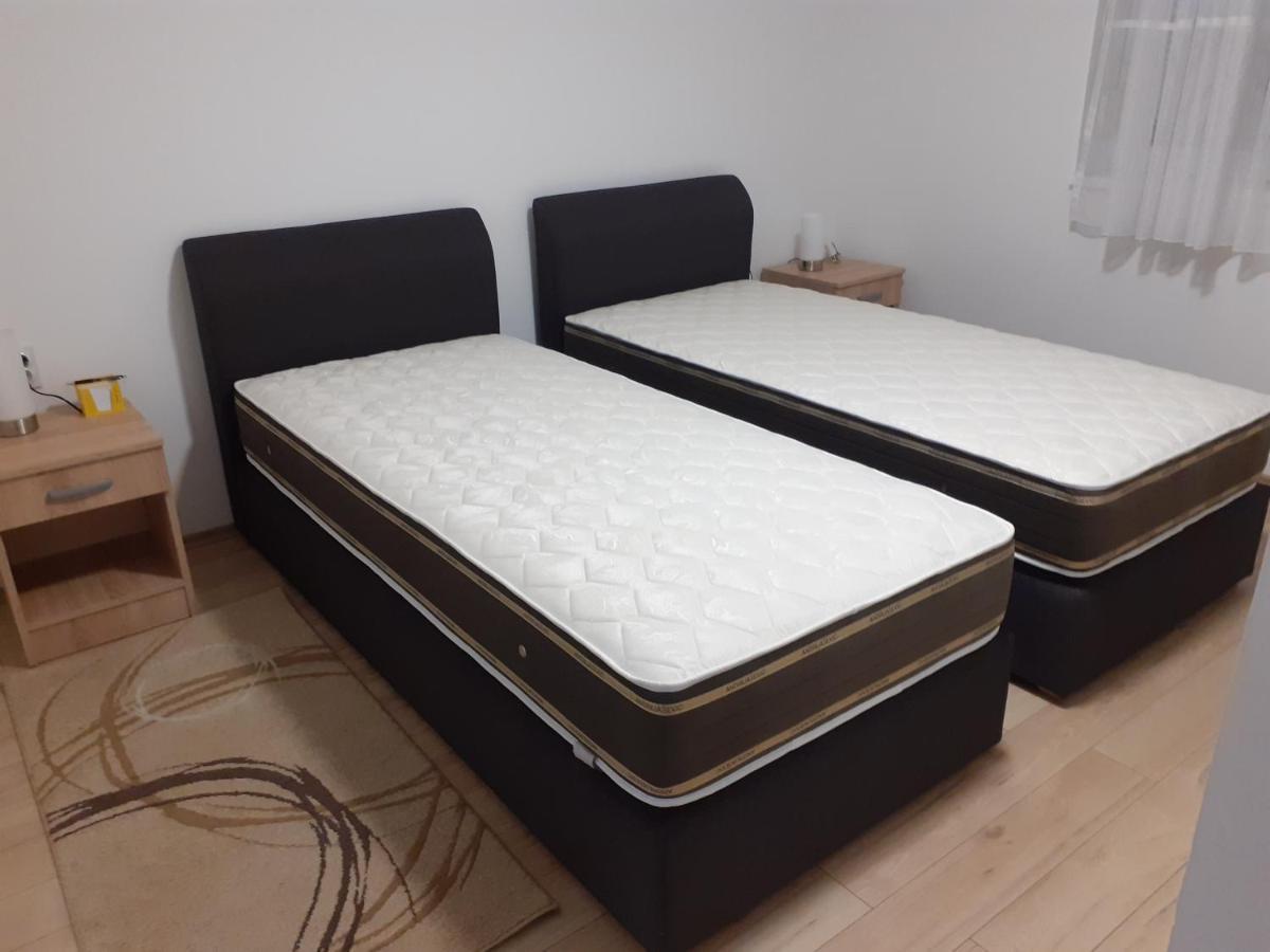 Apartman Nena Pirot Eksteriør billede