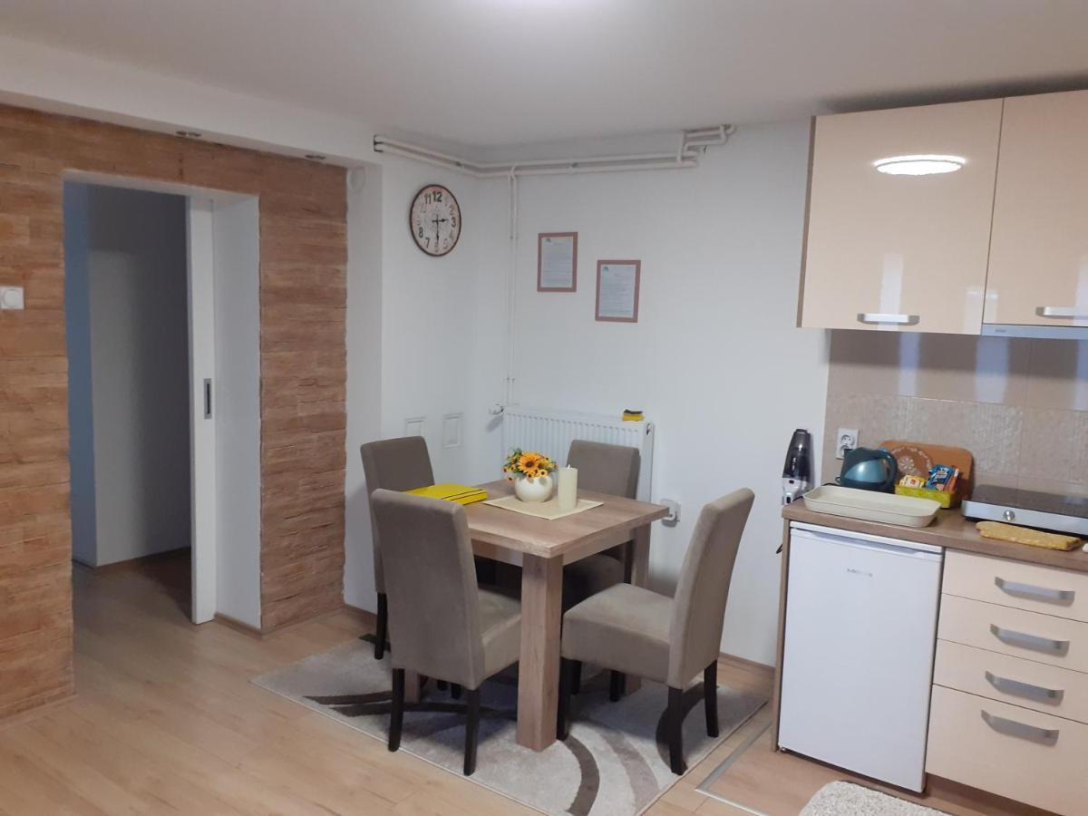 Apartman Nena Pirot Eksteriør billede